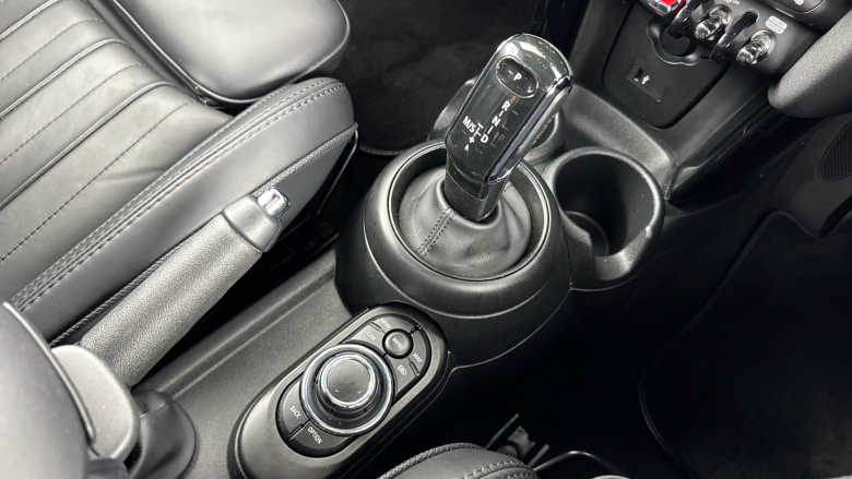 MINI Hatchback 1.5 Cooper Exclusive Premium 5dr Auto Petrol Hatchback